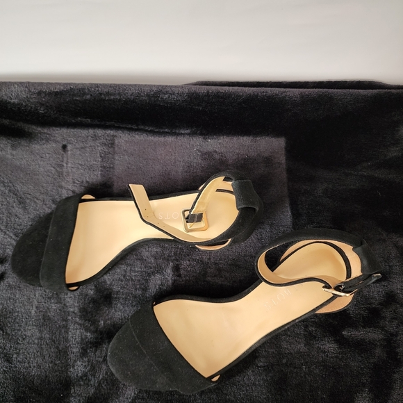 Talbots Elegant Black Sandals for Women - Picture 2 of 8